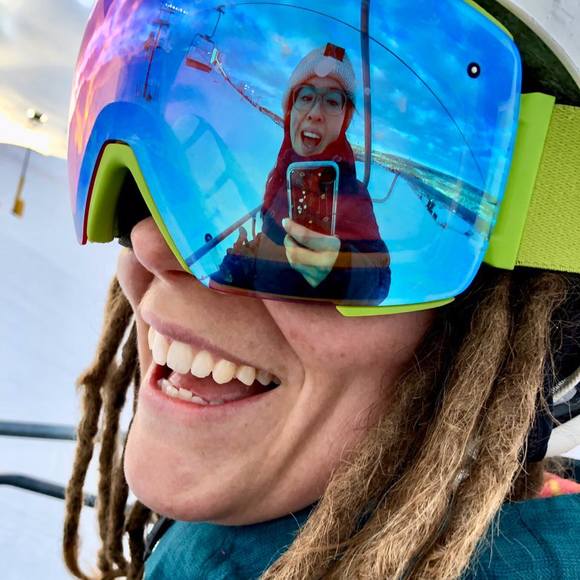 Meet your Posher, Carolyn - Picture 1 of 1